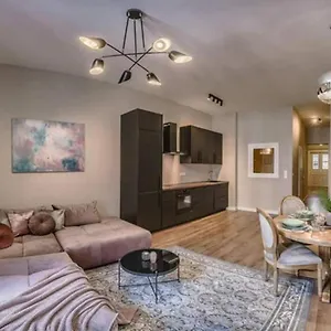  Apartment True Gem Downtown Next To Synagogue And Gozsdu Garden Area